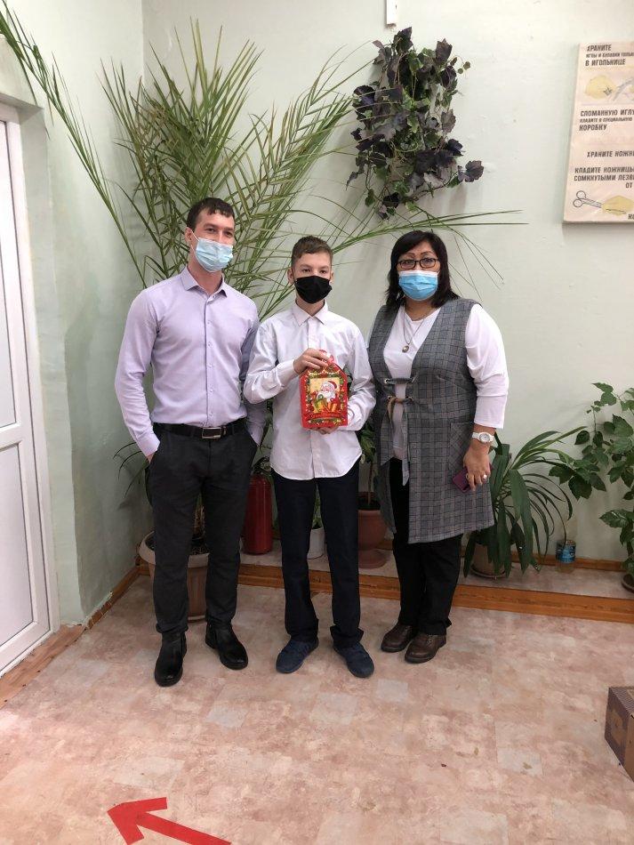 Жаңа жылдық сыйлықтары үшін" Сбербанк " АҚ-ға алғысымызды білдіреміз. Выражаем благодарность  АО «Сбербанк» за подарки к новогодним праздникам для учащихся нашей школы