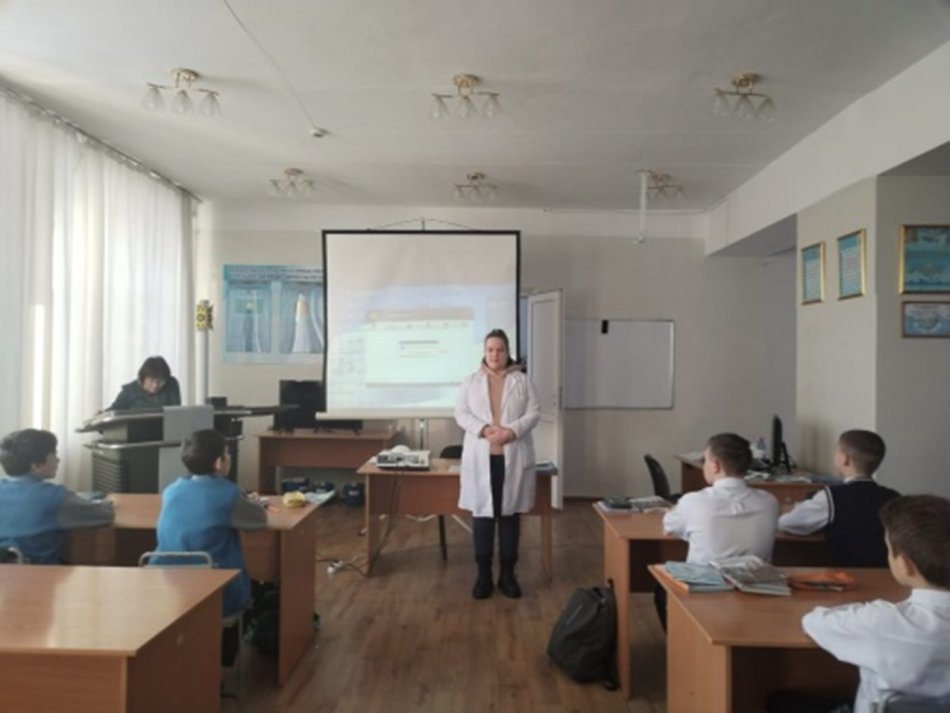 7-9 сынып оқушыларымен әңгіме-кеңес